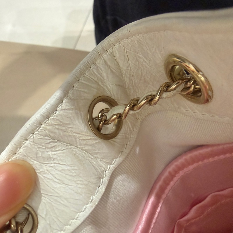 全配芯片款🈶️購證❤️香奈兒奶油白油蠟牛皮duma 雙肩包-85