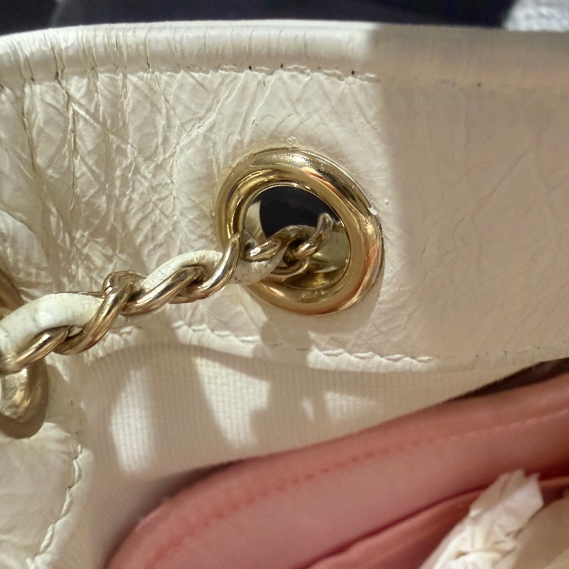 全配芯片款🈶️購證❤️香奈兒奶油白油蠟牛皮duma 雙肩包-86