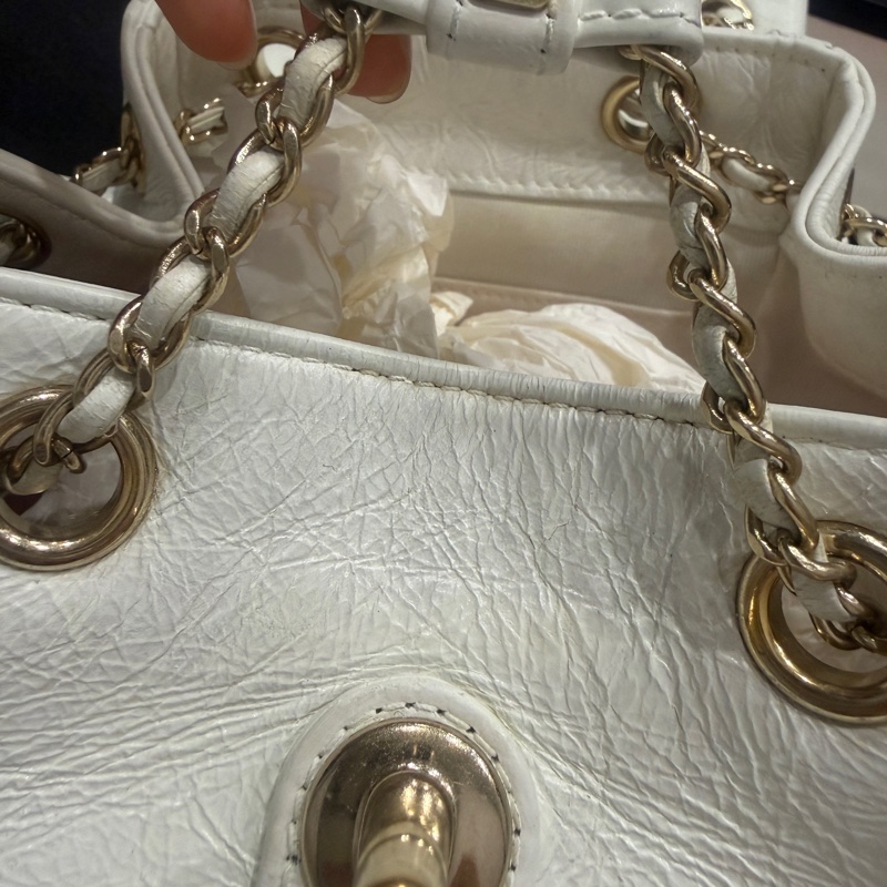 全配芯片款🈶️購證❤️香奈兒奶油白油蠟牛皮duma 雙肩包-98