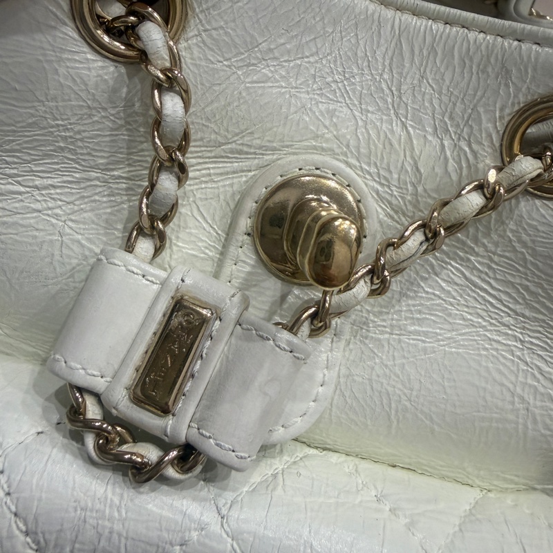 全配芯片款🈶️購證❤️香奈兒奶油白油蠟牛皮duma 雙肩包-99