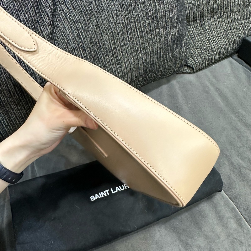 99新🌟 ysl #奶茶色 #腋下包 #新款 #LE5A7-8