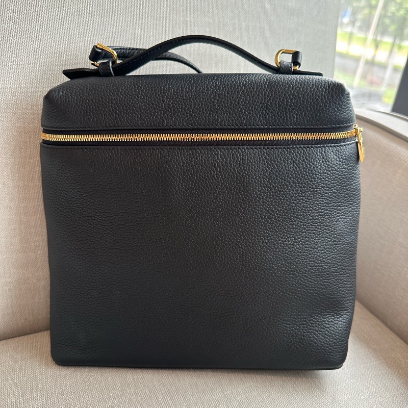 98新LP Loro piana L23.5黑金雙肩包 大全套 又輕又能裝 合理價-0