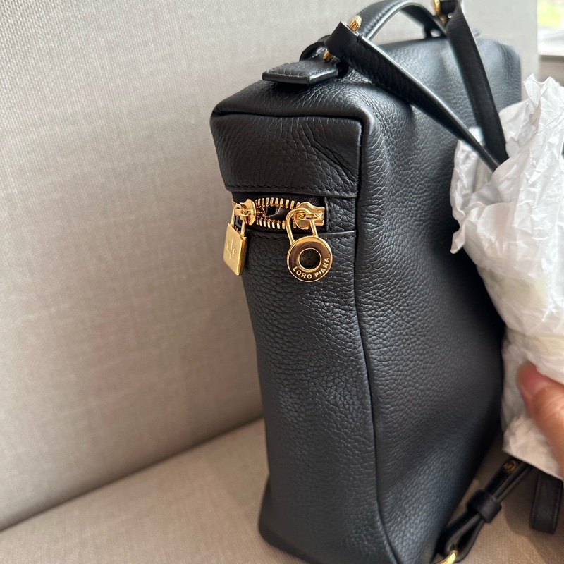 98新LP Loro piana L23.5黑金雙肩包 大全套 又輕又能裝 合理價-2