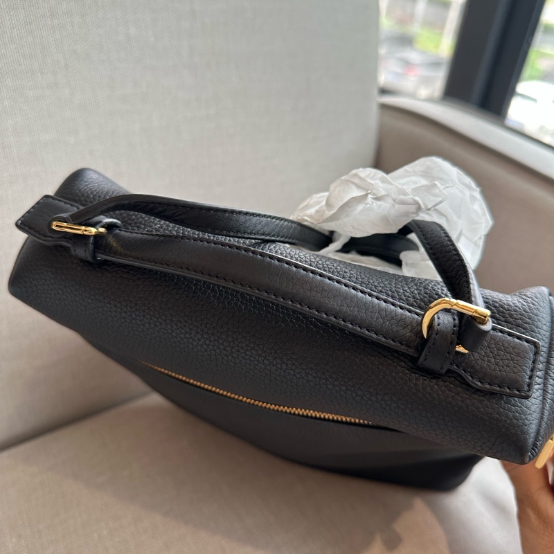 98新LP Loro piana L23.5黑金雙肩包 大全套 又輕又能裝 合理價-3