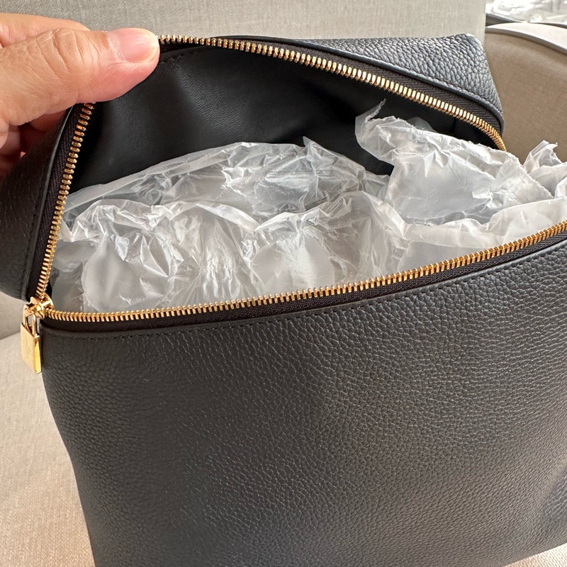 98新LP Loro piana L23.5黑金雙肩包 大全套 又輕又能裝 合理價-6