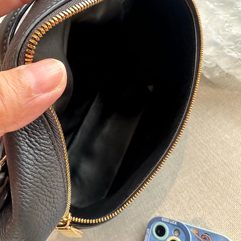 98新LP Loro piana L23.5黑金雙肩包 大全套 又輕又能裝 合理價-7
