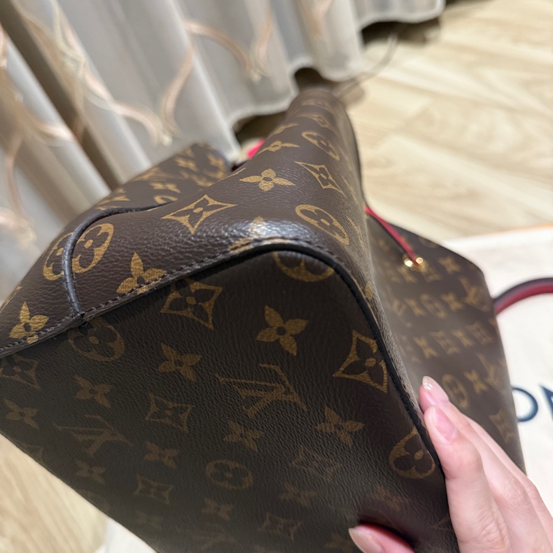 Lv M44020 NéoNoé MM 桃色水桶包-9