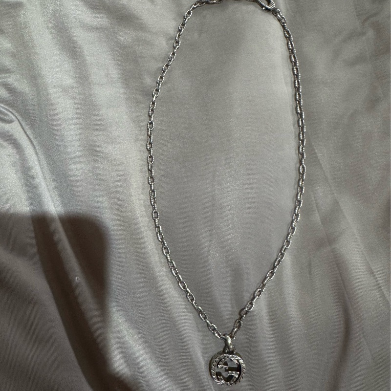 GUCCI 古馳 復古925純銀雕花 Interlocking G 雙G墜飾項鍊(男款)-5