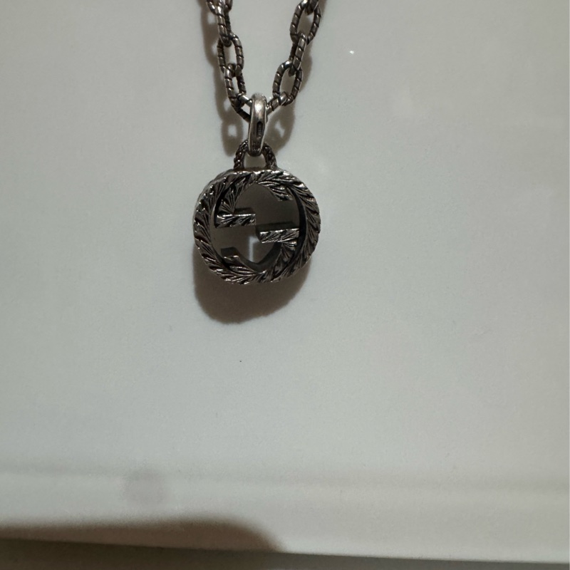 GUCCI 古馳 復古925純銀雕花 Interlocking G 雙G墜飾項鍊(男款)-7