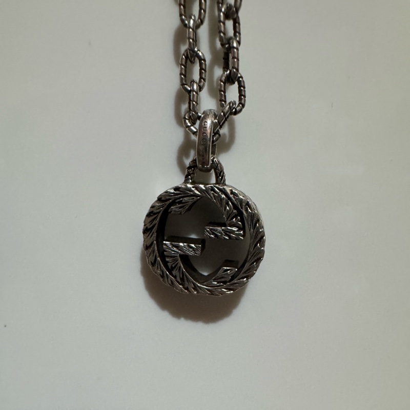 GUCCI 古馳 復古925純銀雕花 Interlocking G 雙G墜飾項鍊(男款)-14
