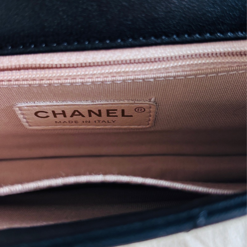 Chanel 經典口蓋珍珠皮穿鍊條包-9