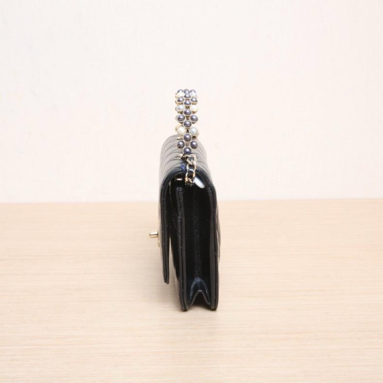 CHANEL(香奈兒) 24P 金屬寶石手柄 黑色 光面 晶片開 金扣 山茶花手柄-1
