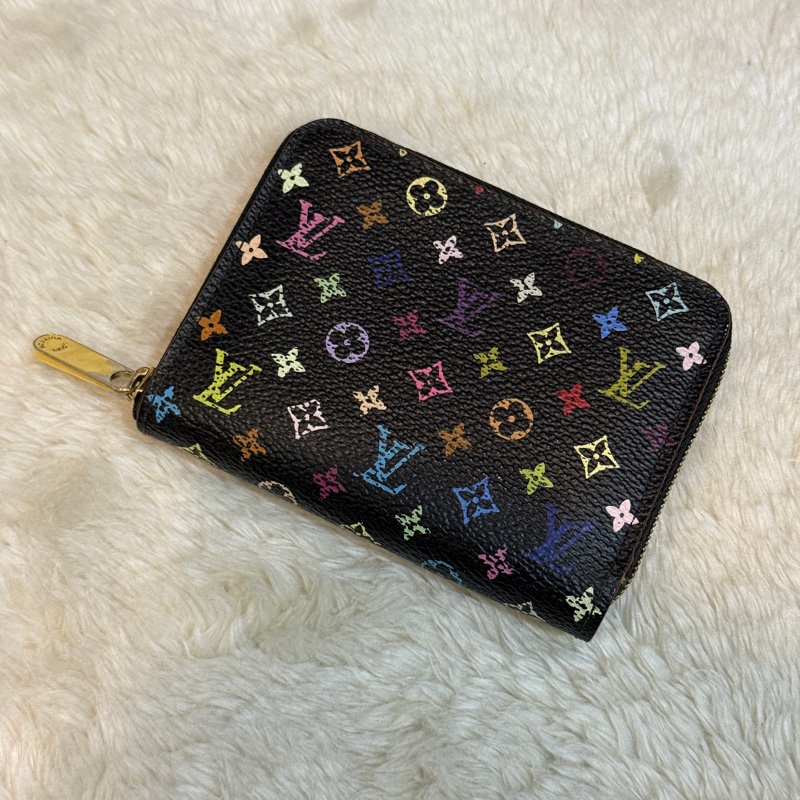 😎出名好用 用過回不去的LV黑彩拉鏈零錢包 短夾💶鈔票對折放超多-1