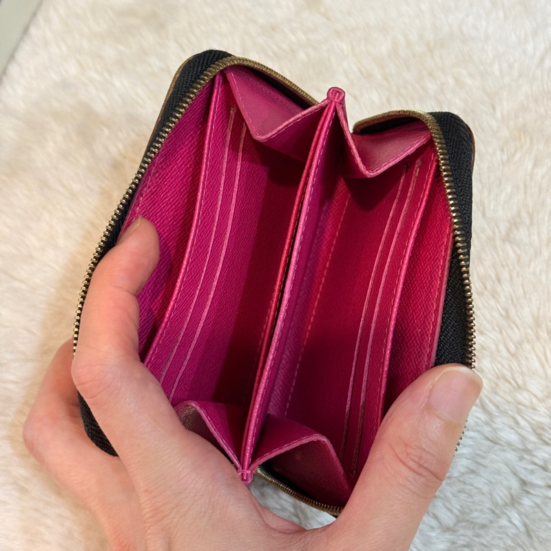 😎出名好用 用過回不去的LV黑彩拉鏈零錢包 短夾💶鈔票對折放超多-2
