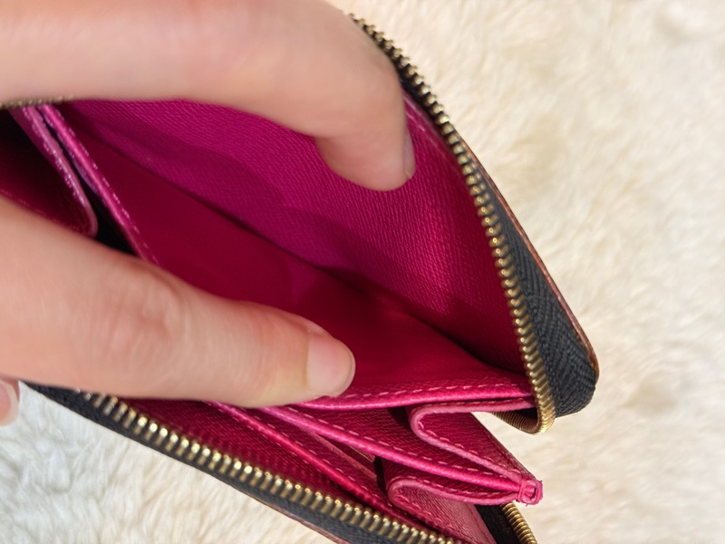 😎出名好用 用過回不去的LV黑彩拉鏈零錢包 短夾💶鈔票對折放超多-6