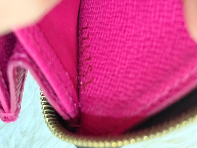 😎出名好用 用過回不去的LV黑彩拉鏈零錢包 短夾💶鈔票對折放超多-7