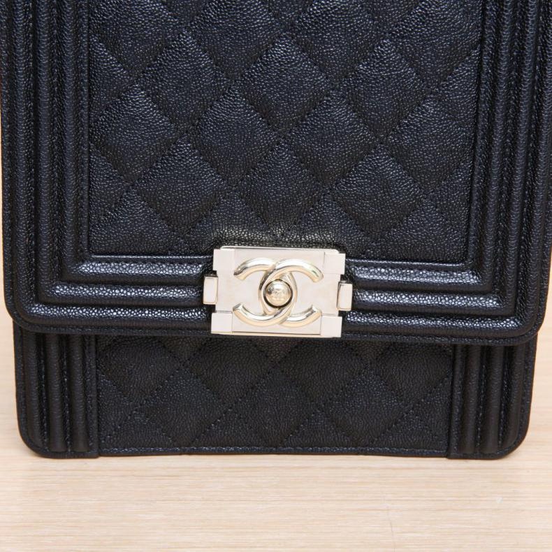 CHANEL(香奈兒) Leboy 豎版 16cm 黑色 荔枝 28開 金扣 菱格紋-5