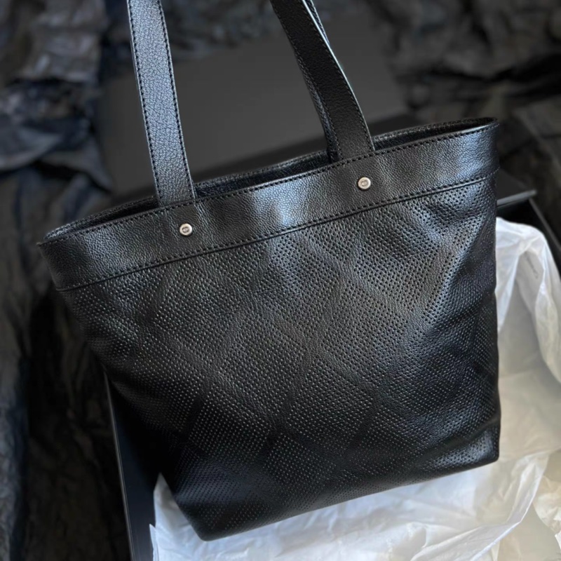 Chanel 香奈兒牛皮鏤空大logo托特-1