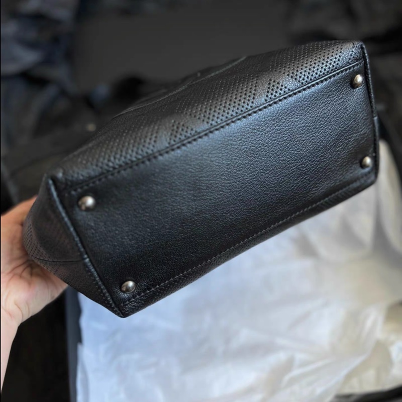 Chanel 香奈兒牛皮鏤空大logo托特-2