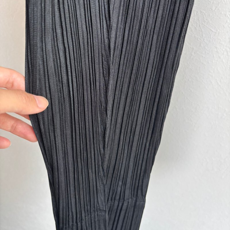 PLEATS PLEASE ISSEY MIYAKE 三宅一生PP 黑色直紋錐形長褲4號 PP23JF115-7
