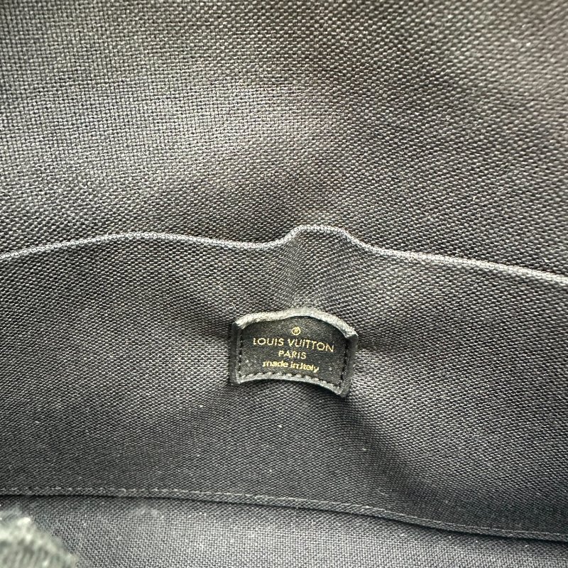 【美收精品】Louis Vuitton 鍊帶信封式斜背包(黑色) B-1【隔月月中將轉賣至日本 上架期限30天】-12