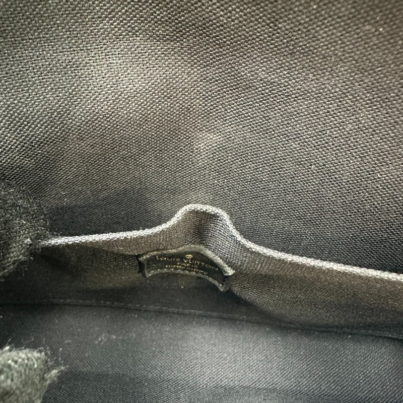 【美收精品】Louis Vuitton 鍊帶信封式斜背包(黑色) B-1【隔月月中將轉賣至日本 上架期限30天】-13