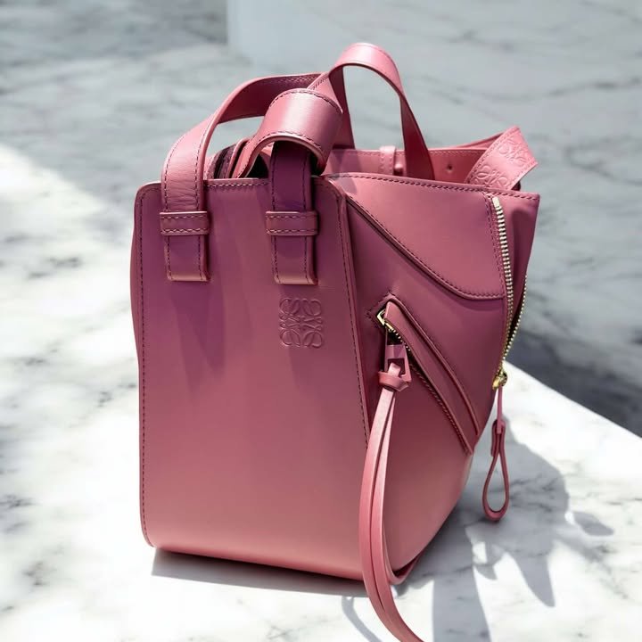 LOEWE緞面小牛皮吊床/玫紅色-1