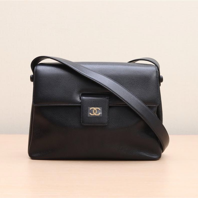 CHANEL(香奈兒) 中古 黑金牛郵差包 黑色 荔枝 5開-0