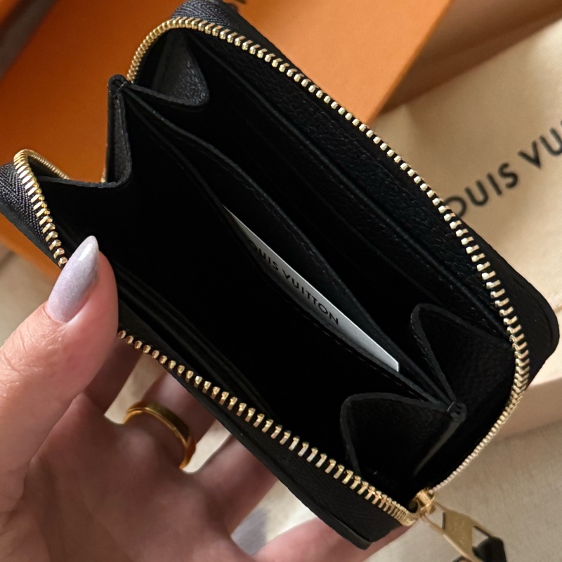 LV 壓紋ㄇ型拉鏈短夾 零錢包-8