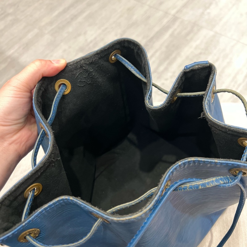 Louis Vuitton LV epi 水波紋 水桶包 藍-10