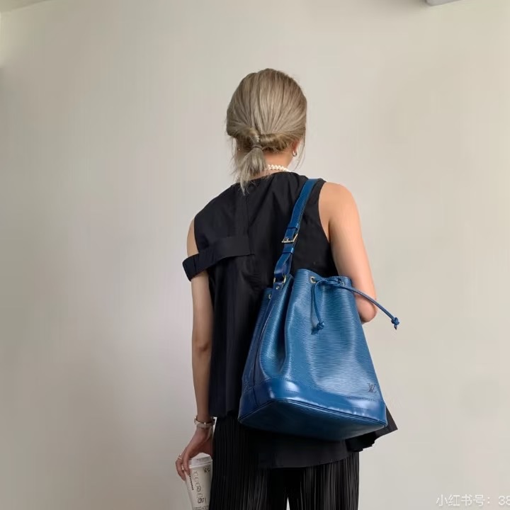 Louis Vuitton LV epi 水波紋 水桶包 藍-31
