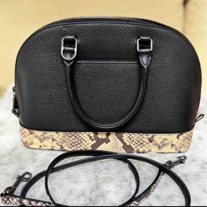 Coach 馬車系黑色皮製獸紋斜背/手提包-1