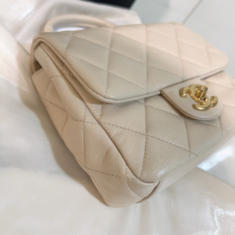 ෆ Chanel 粉米色手把方胖 🌸2023芯片款-11