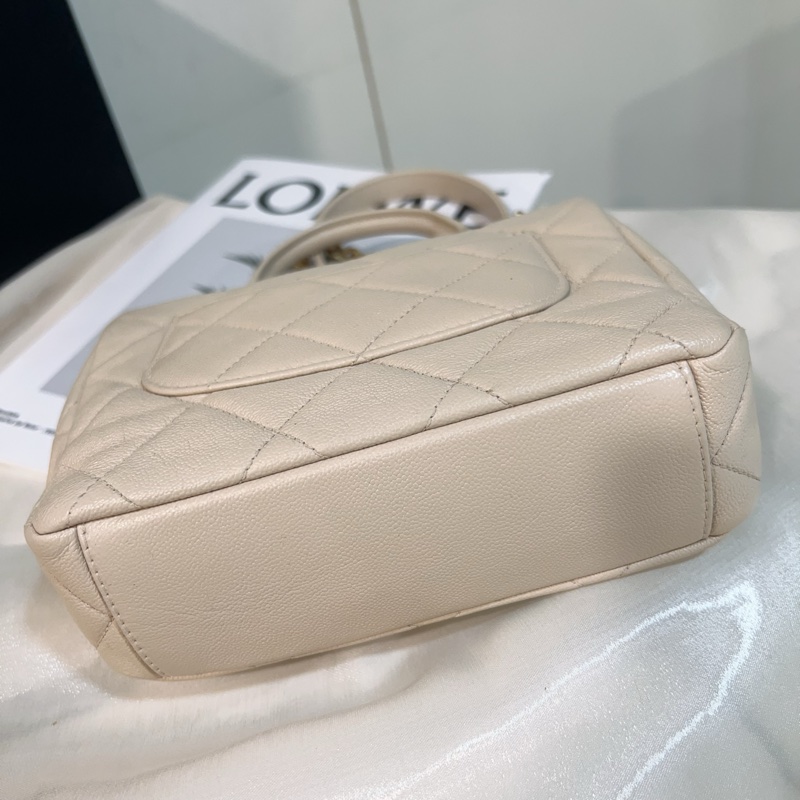 ෆ Chanel 粉米色手把方胖 🌸2023芯片款-16