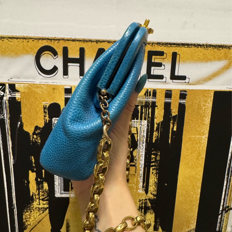 Caviar Chanel 元寶包-2