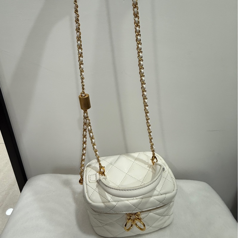 CHARLES &KEITH-0