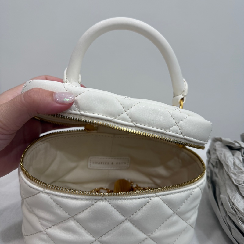 CHARLES &KEITH-3