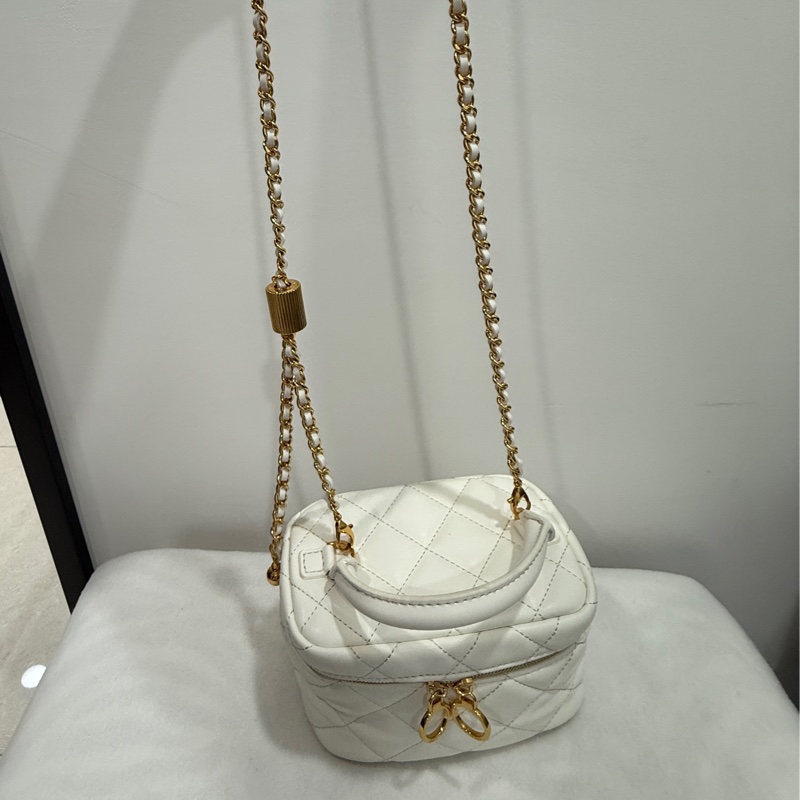 CHARLES &KEITH-9