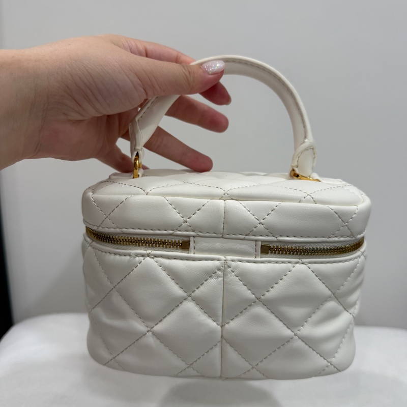 CHARLES &KEITH-10