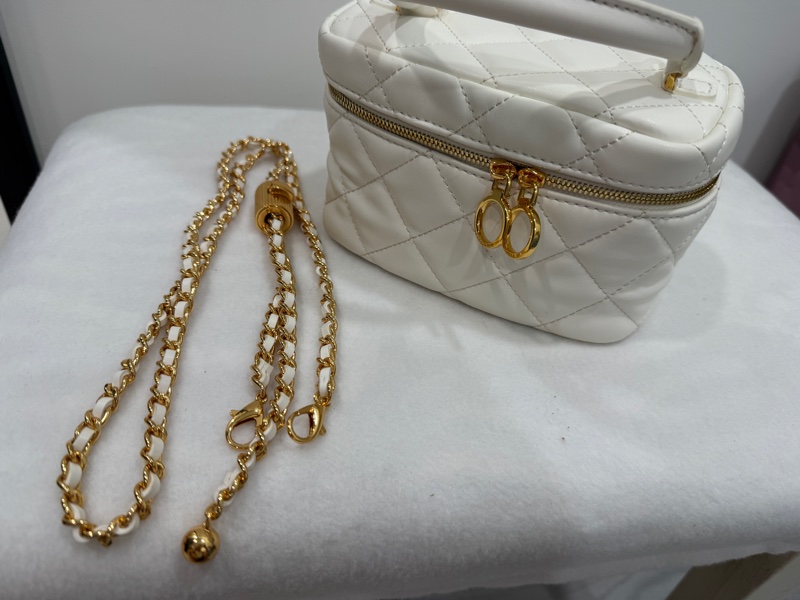 CHARLES &KEITH-17