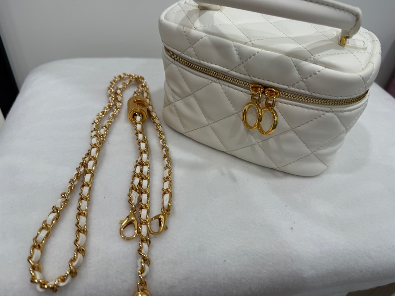 CHARLES &KEITH-18