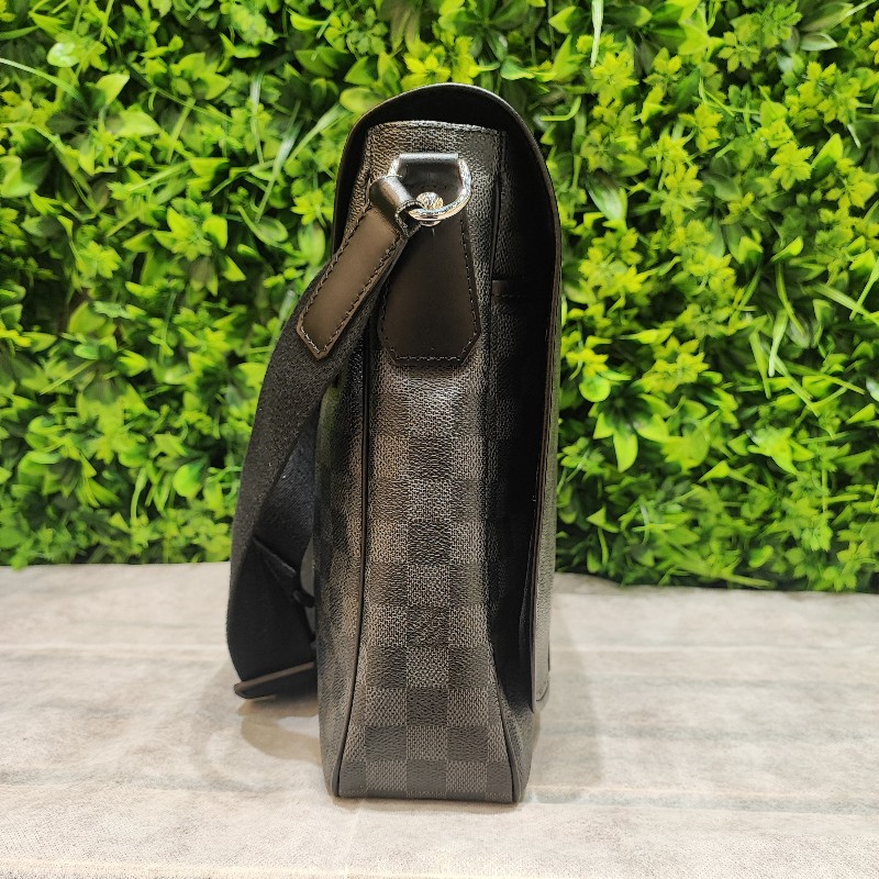 Louis Vuitton Graphite Daniel MM-3