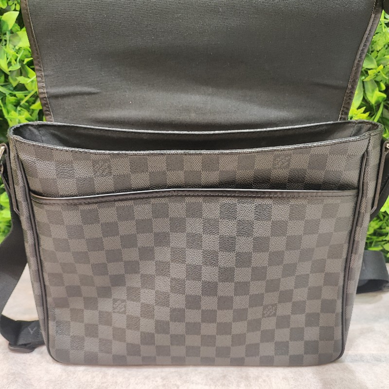 Louis Vuitton Graphite Daniel MM-6