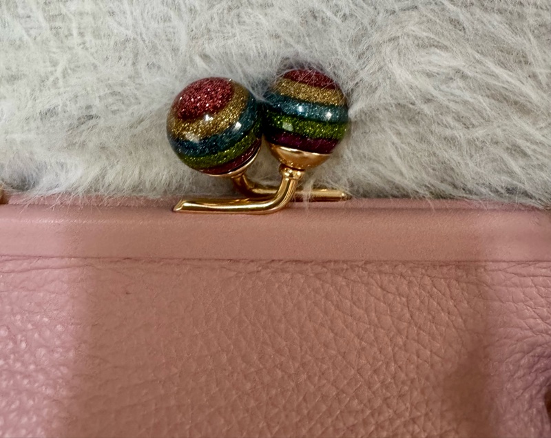 Coach 皮製粉紅色小可愛珠扣口金斜背包-1