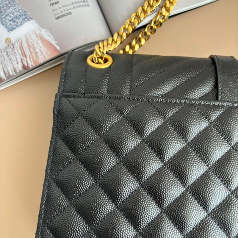 ::SAINT LAURENT:: YSL envelope 黑金粒面絎縫皮革中型信封袋斜背包 鍊包-12