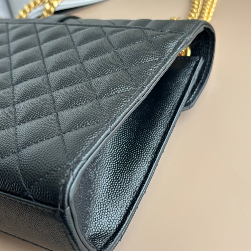 ::SAINT LAURENT:: YSL envelope 黑金粒面絎縫皮革中型信封袋斜背包 鍊包-19