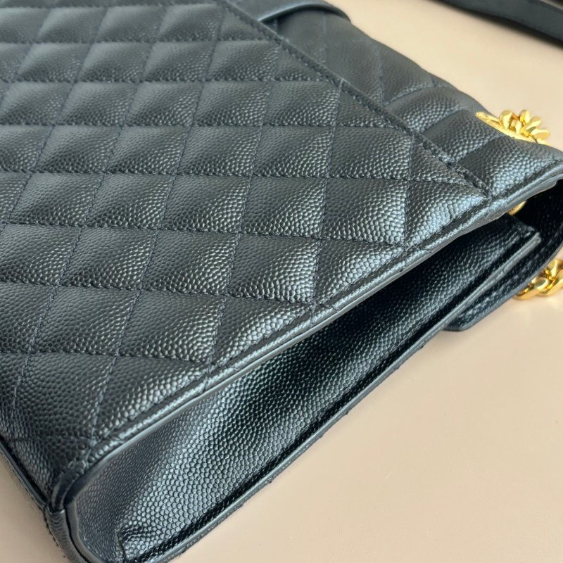 ::SAINT LAURENT:: YSL envelope 黑金粒面絎縫皮革中型信封袋斜背包 鍊包-22