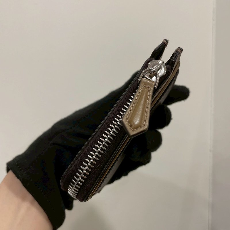 FENDI Zucca老花拚牛皮L拉卡包-2