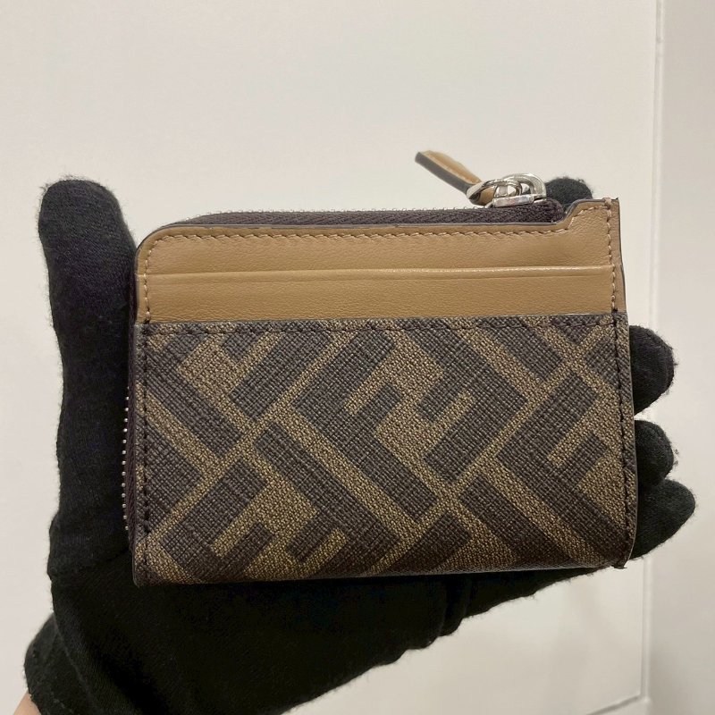 FENDI Zucca老花拚牛皮L拉卡包-3