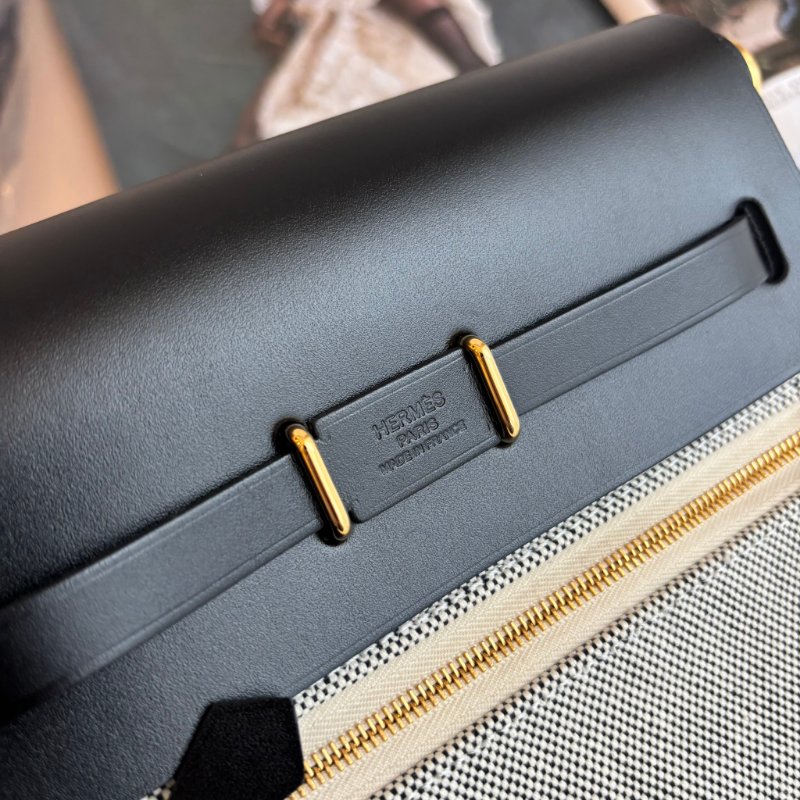 ::HERMES:: 愛馬仕 W刻MINI HERBAG 帆布黑皮革金釦斜背包-19